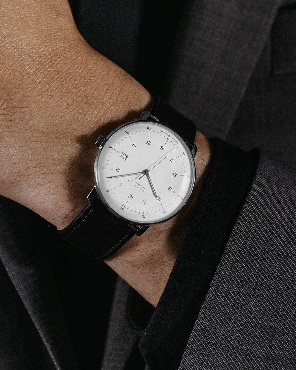 時計 shiaroJunghans Maxbill Automatic Amazon.com: Junghans Limited Edition 60 Max Bill Automatic