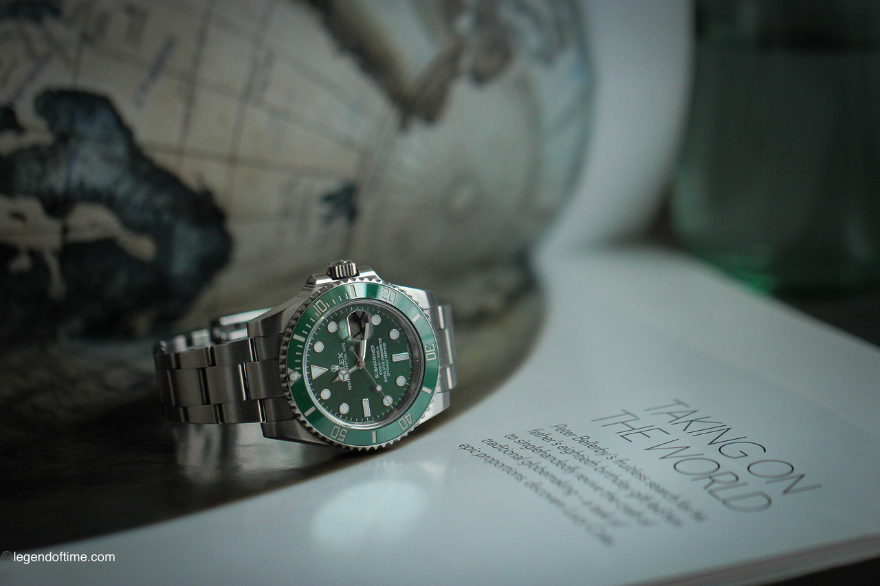 Pre-owned Rolex Submariner 40mm Green Ceramic Green Bezel for 116610LV Hulk Mint Complete