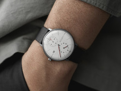 Junghans Max Bill Regulator Bauhaus Ref. 27/4493.02 | 40 mm | Matte White Dial – Central Minutes, Sub‑dial Hours & Seconds