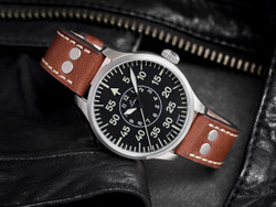 Experience the legacy of aviation with the Laco Aachen 39mm Automatic Pilot Watch. This timepiece combines historical design with modern craftsmanship, featuring a Type B dial, luminous markers, and a reliable automatic movement. Perfect for enthusiasts seeking authenticity and precision.