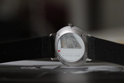 Junghans MAX BILL AUTOMATIC BAUHAUS 027/4009.02 Special Edition

Transparent case-back showcasing Automatic movement