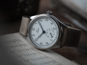 Laco Cuxhaven 39 – Precision Navy Deck Watch, Hand-Wound Elegance Laco Cuxhaven 39 – Precision Navy Deck Watch, Hand-Wound Elegance