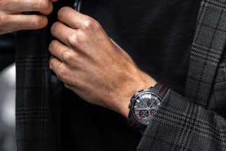 JUNGHANS The Meister S is setting new standards. JUNGHANS The Meister S is setting new standards.