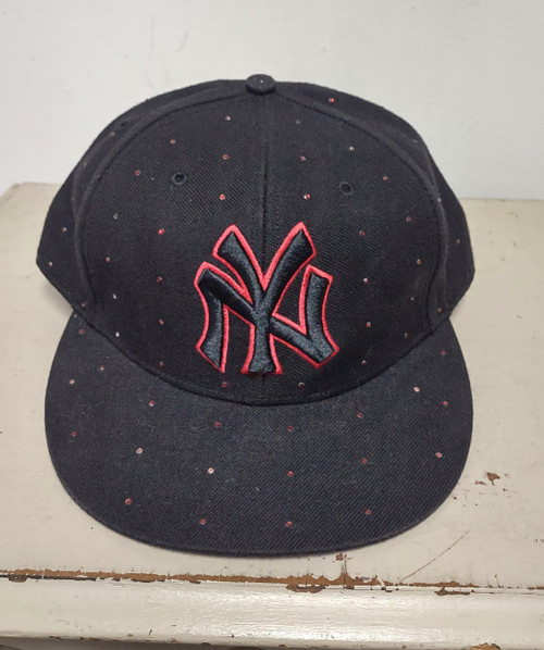 Cooperstown Collection NEW YORK YANKEES Black & Red Fitted Cap Hat Size 7-5/8