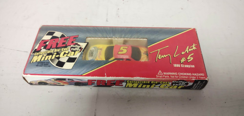 Die Cast Mini-Car 1997 Kellogg's Honey Crunch Corn Flakes 1:64 Terry Labonte #5