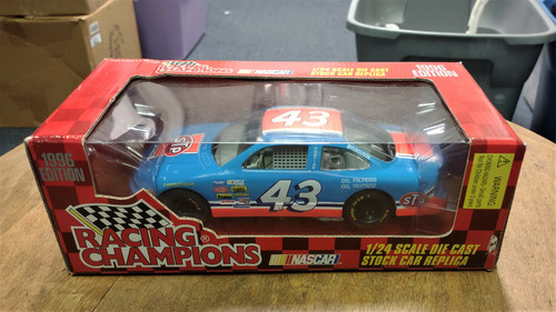 1996 Racing Champions 1:24 #43 Bobby Hamilton/STP Diecast Car