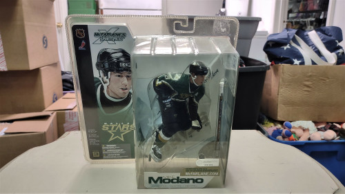 2002 McFarlane NHL Sports Picks Series 3 Mike Modano Dallas Stars