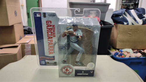 2004 McFarlane Sports Picks MLB Series 9 NOMAR GARCIAPARRA Boston Red Sox f3 f4