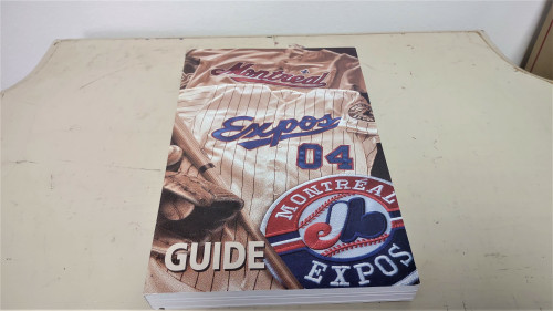 2004 Montreal Expos Media Guide - Major League Baseball - English/French