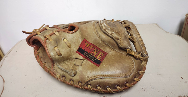 Vtg Pine Matsukan Japan A500 Baseball Glove Mitt Professional Model RHT