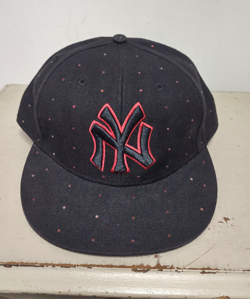 Cooperstown Collection NEW YORK YANKEES Black & Red Fitted Cap Hat Size 7-5/8