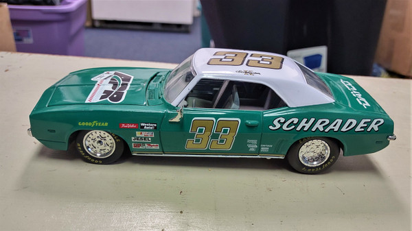 1998 Racing Champions Hot Rod Issue #72 1969 Camaro #33 Schrader Limited Edition