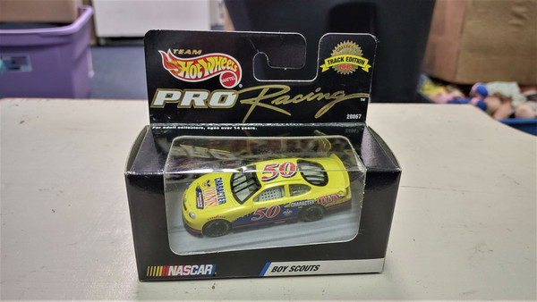 1998 Hot Wheels Pro Racing Track Edition 1:64 #50 Boy Scouts 20067 Diecast Car