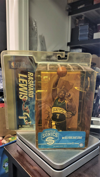 Rashard Lewis 2005-06 McFarlane NBA Series 10 Seattle Sonics NEW DAMAGED BOX f9