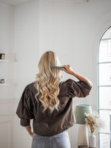 Comment faire briller vos cheveux sans les alourdir 