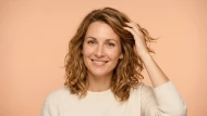 Cheveux mi-longs : les coupes faciles à vivre au quotidien
