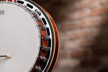 The Celt Banjo Bundle by McNeela (Tenor, 4 String, 19 Fret) The Celt Banjo Bundle by McNeela (Tenor, 4 String, 19 Fret)