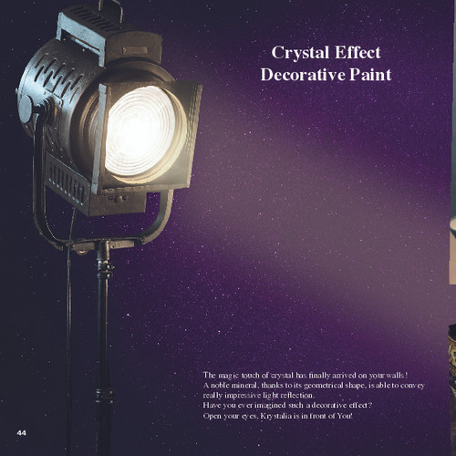 The magical touch of crystal has finally arrived on your walls! A noble mineral, thanks to its geometric shape, is able to convey really impressive light reflection.