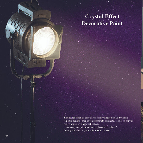 The magical touch of crystal has finally arrived on your walls! A noble mineral, thanks to its geometric shape, is able to convey really impressive light reflection.