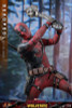  Hot Toys Movie Masterpiece - 1/6 Scale Fully Poseable Figure: Deadpool & Wolverine - Deadpool (Battling Version) 