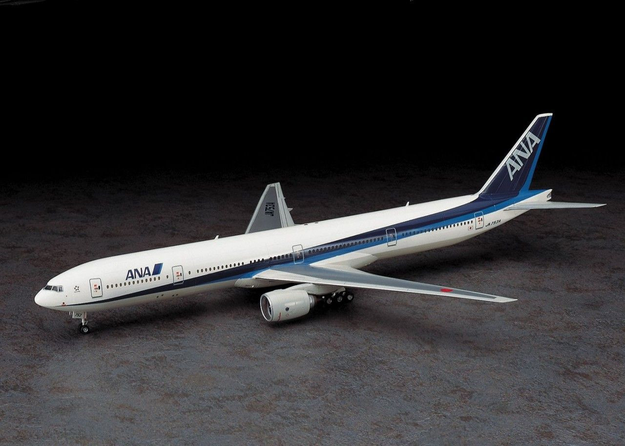 1/200 ANA Boeing 777-300 Plastic Model