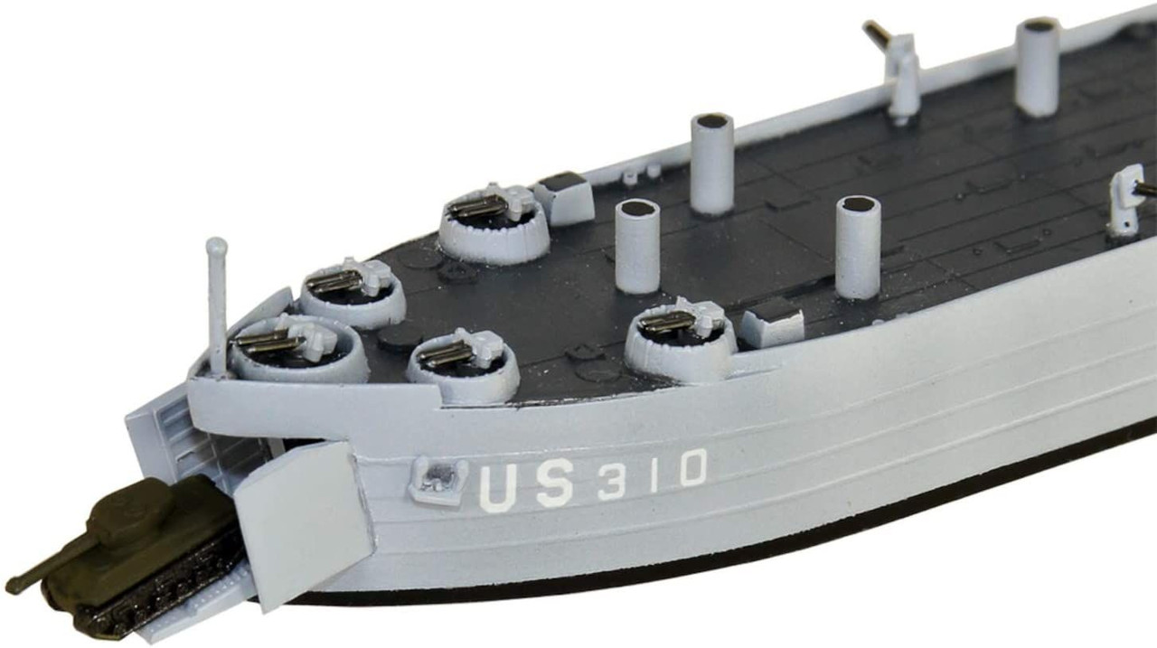 1/700 SW04 US Navy Landing Ship Tank LST-1 Plastic Model