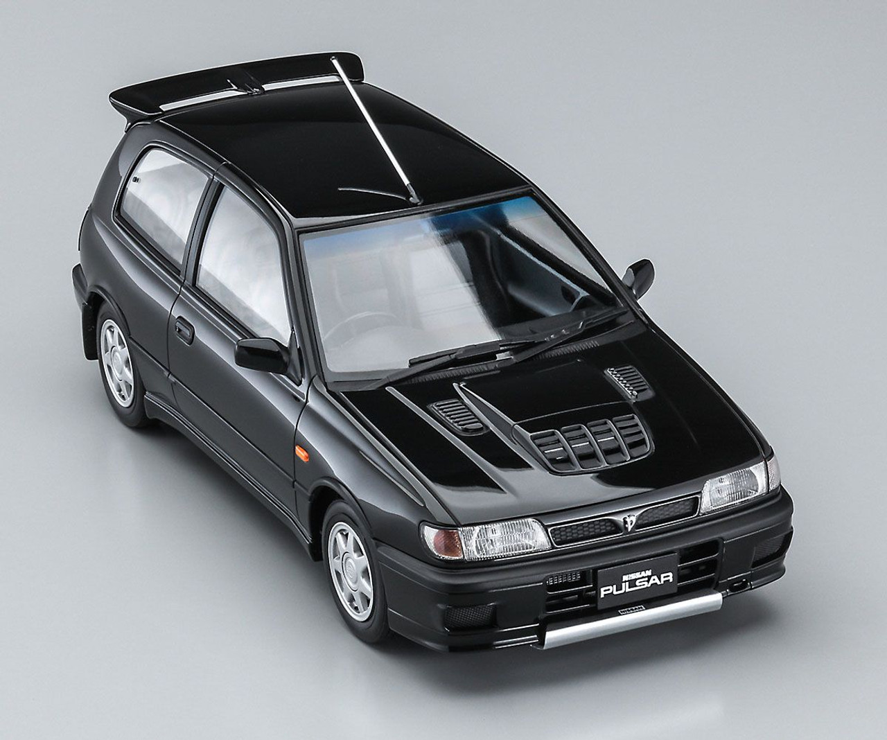 1/24 Nissan Pulser (RNN14) GTI-R Plastic Model