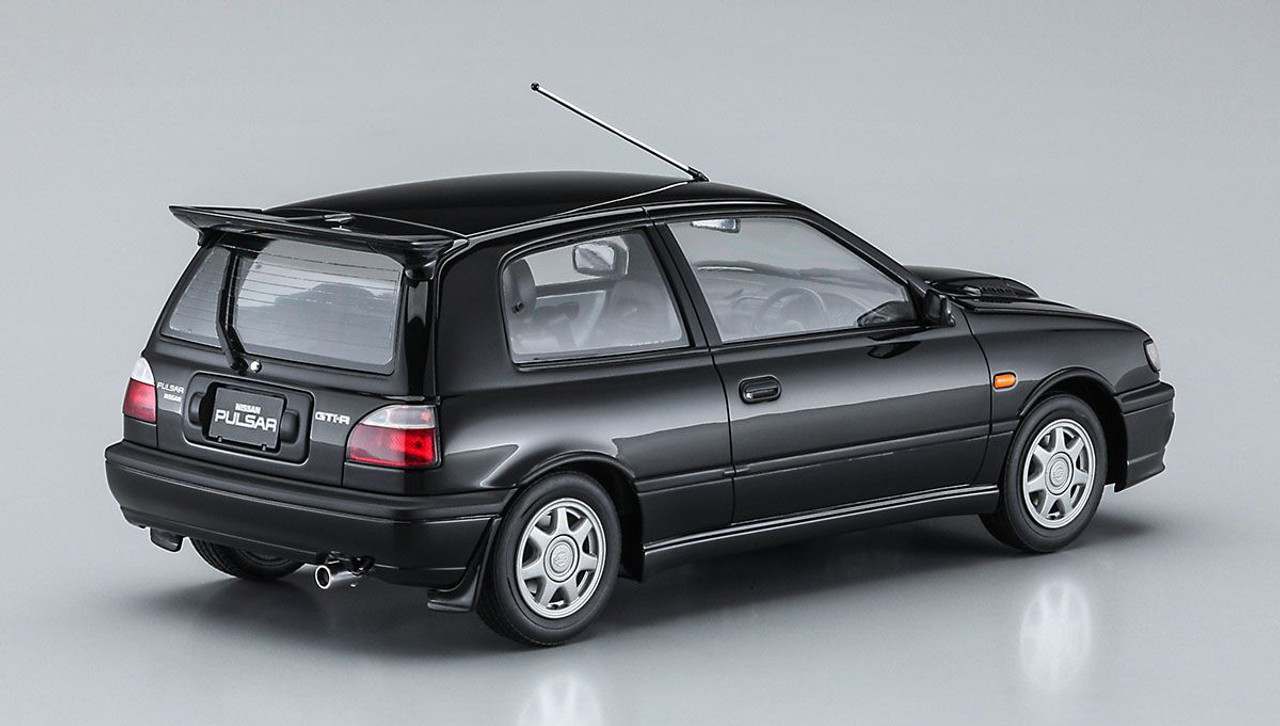 1/24 Nissan Pulser (RNN14) GTI-R Plastic Model