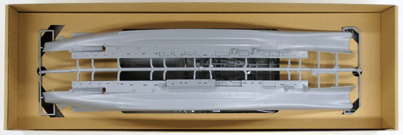 1/450 IJN Aircraft Carrier Shinano Plastic Model