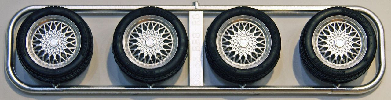 Tuned Parts 1/24 BBS Rg 17inch Tire & Wheel Set