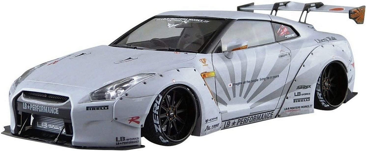 Liberty Walk 1/24 Nissan R35 GT-R Plastic Model - Main Image