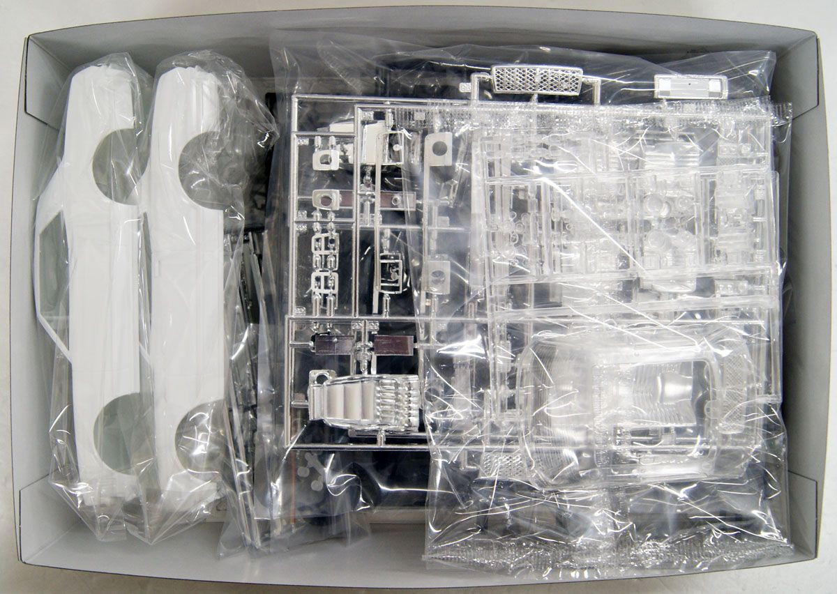 The Model Car 1/24 Toyota MX41 Mark II/Chaser '79 Plastic Model