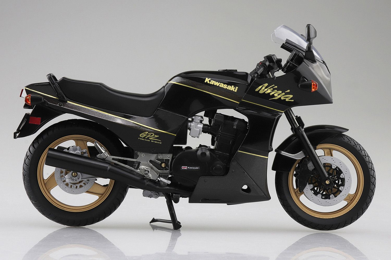 SKYNET 1/12 Kawasaki GPz900R Black/Gold Finished Model