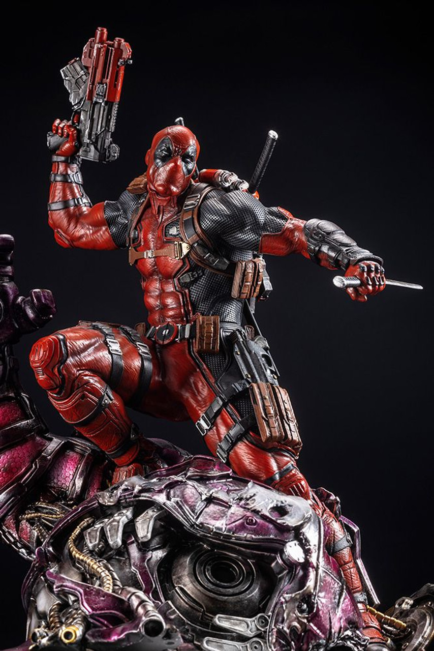 Figure Statue Deadpool MARVEL UNIVERSE Feat. Kucharek