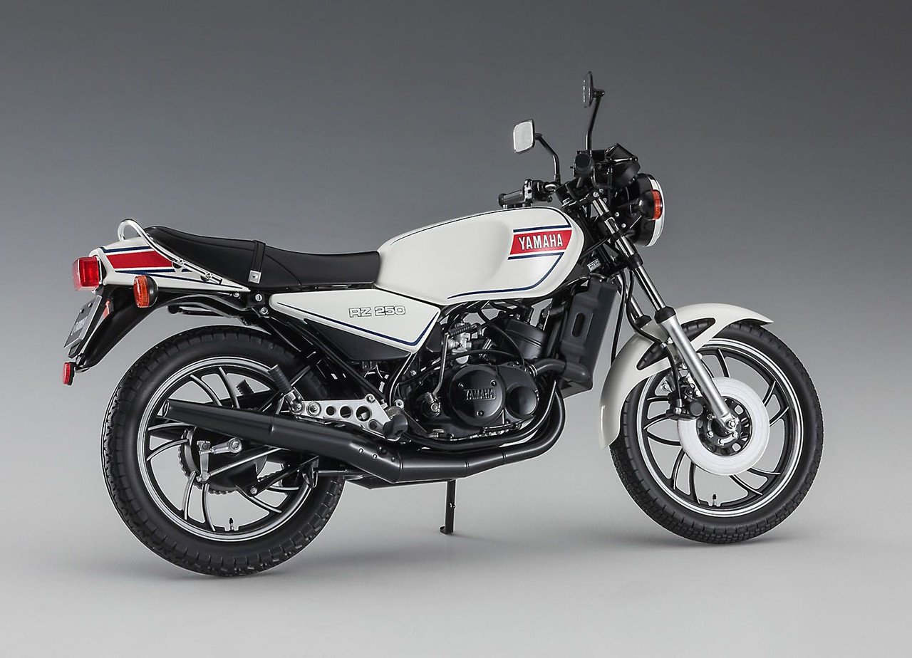 1/12 Yamaha RZ250 4L3 1980 Plastic Model