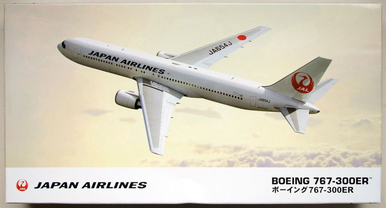 1/200 Japan Airlines Boeing 767-300ER Plastic Model