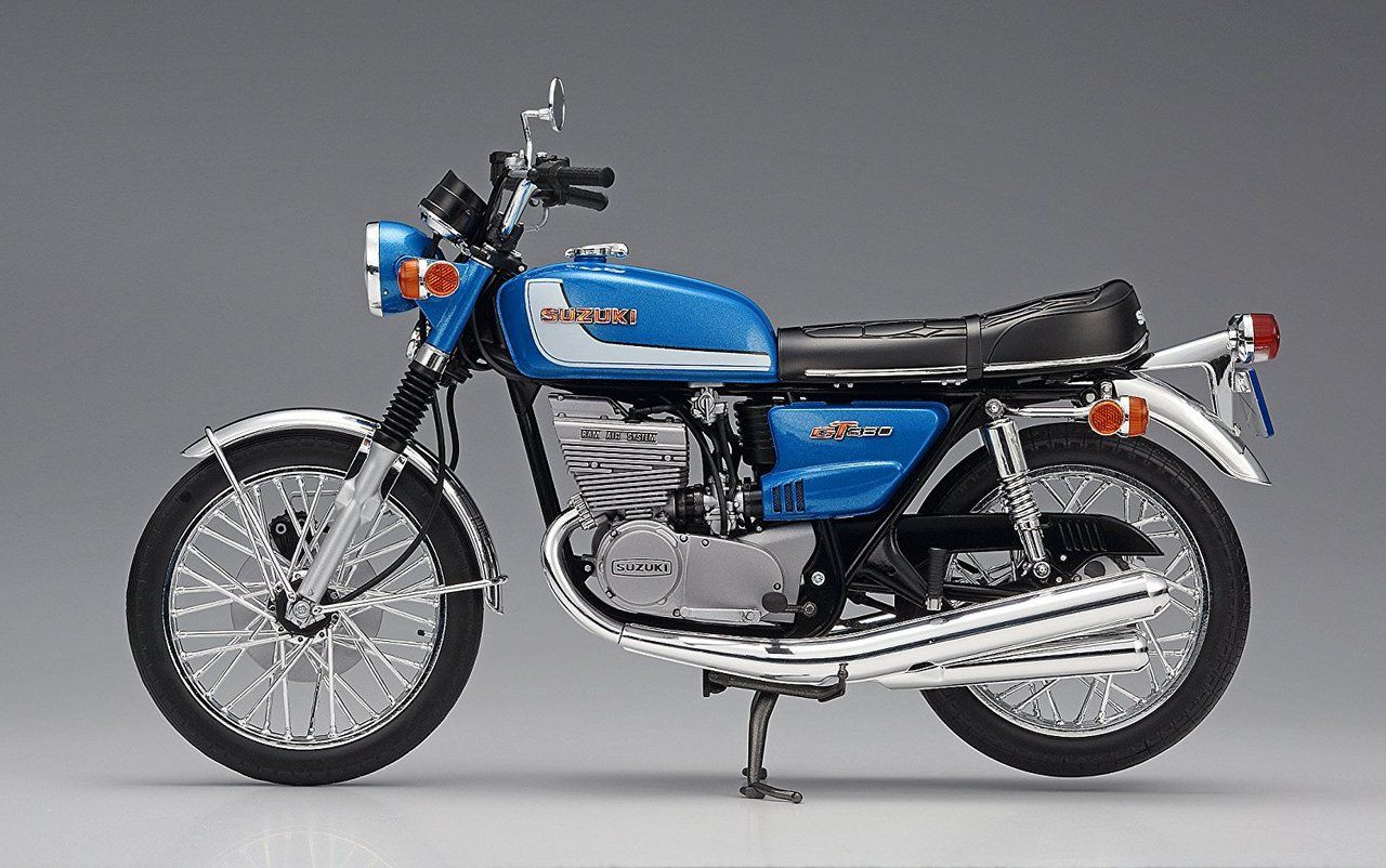 1/12 Suzuki GT380 B (1972) Plastic Model