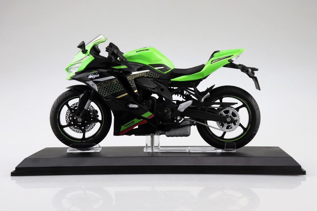 Aoshima SKYNET 1/12 KAWASAKI Ninja ZX-25R (Lime Green x Ebony) Finished  Model