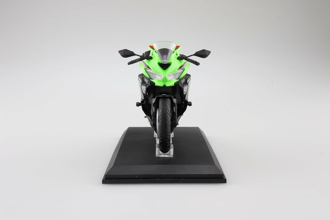 SKYNET 1/12 KAWASAKI Ninja ZX-25R (Lime Green x Ebony) Finished Model