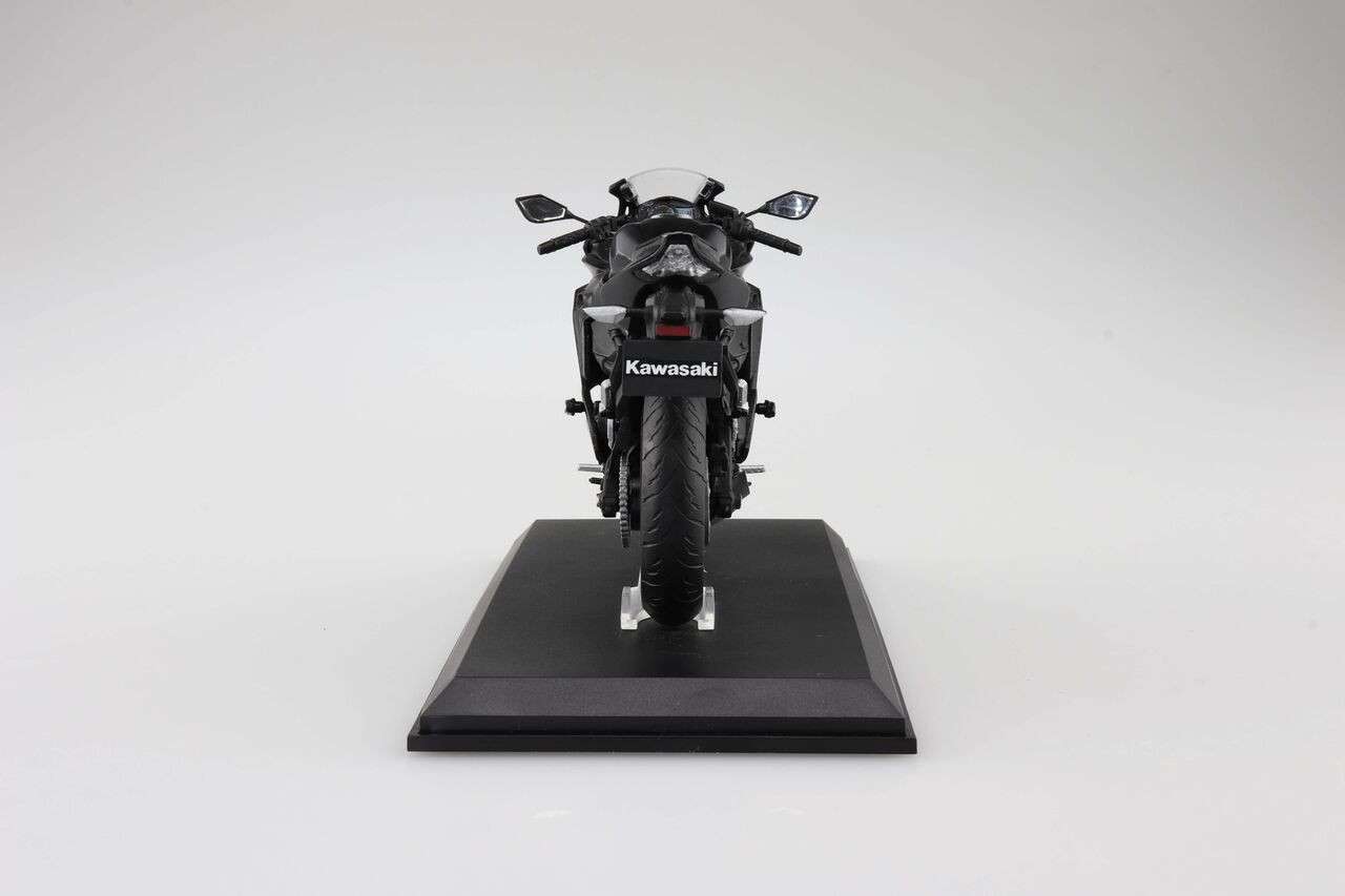 SKYNET 1/12 KAWASAKI Ninja ZX-25R (Metallic Spark Black) Finished 