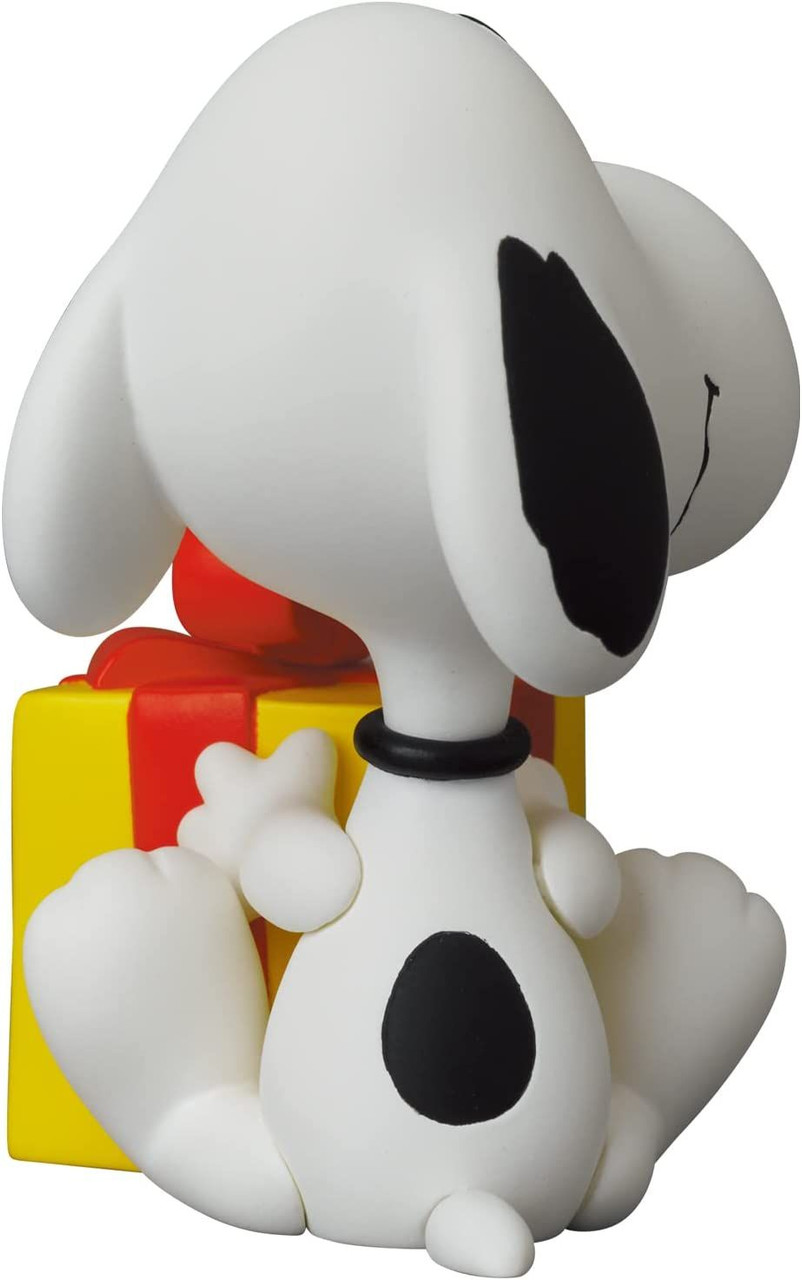 UDF Peanuts Series 15 Gift Snoopy Figure