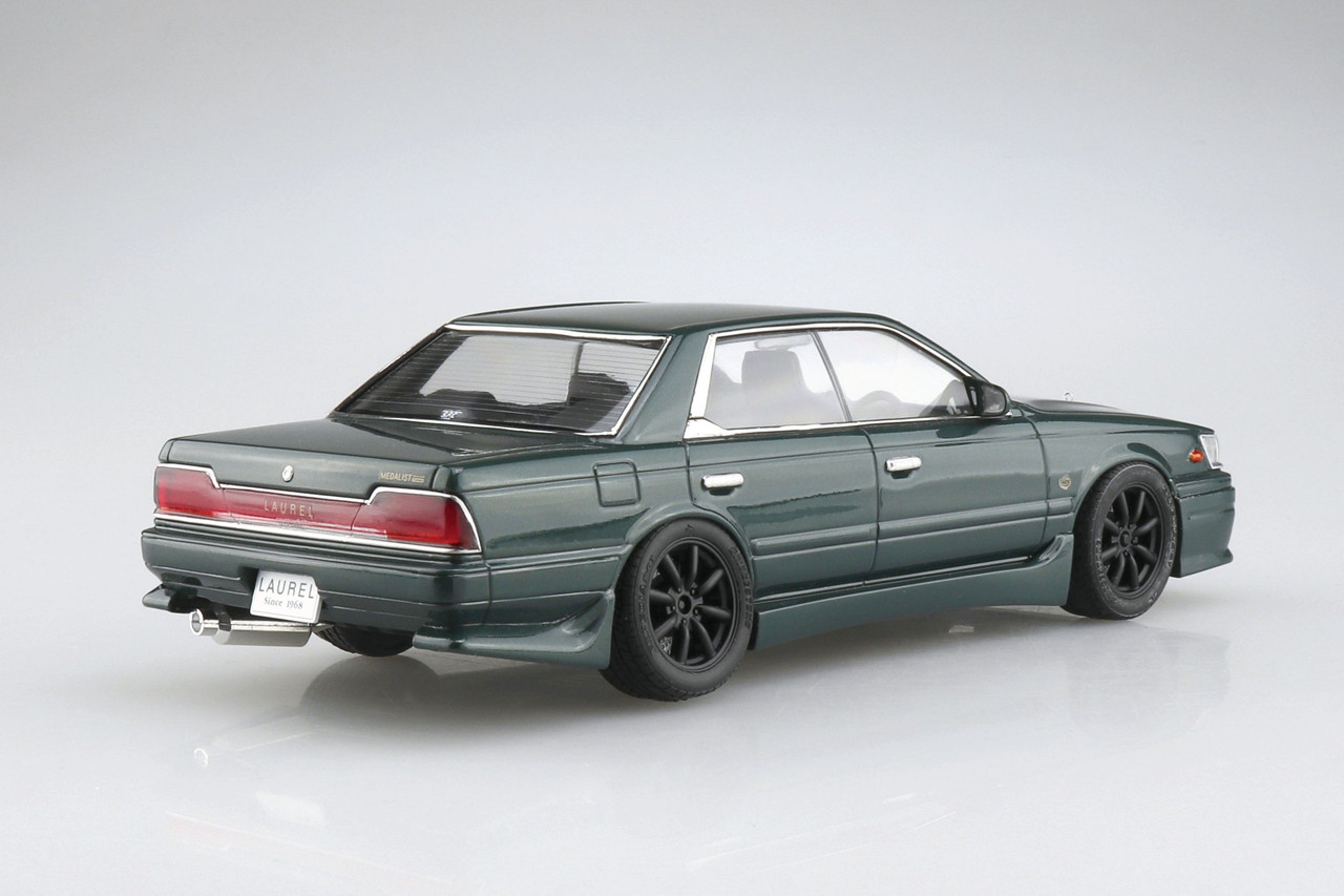 Aoshima The Tuned Car No.83 1/24 C33 Laurel '91 Aero Custom (Nissan)  Plastic Model