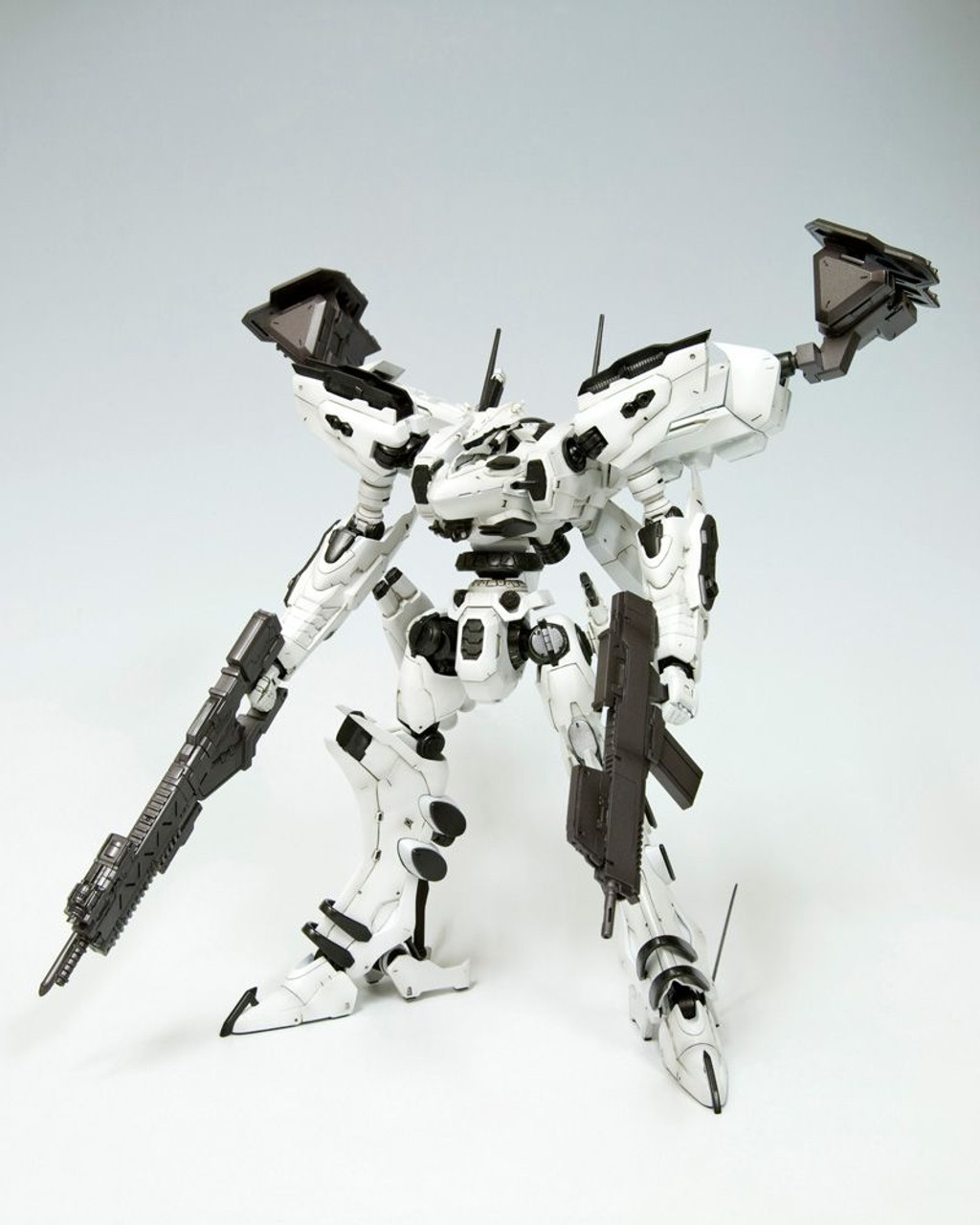 WHITE-GLINT C01-GAEA2個セット LINEARK White-Glint Plastic Model (Armored Core)