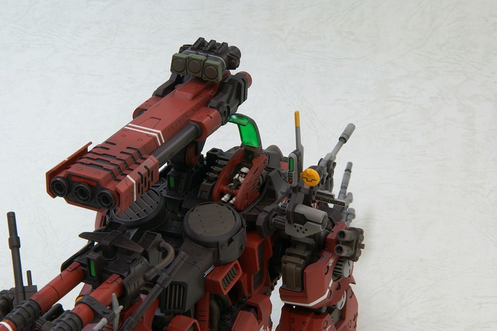 HMM Series 1/72 EZ-004 RED HORN Marking Plus Ver. Plastic Model