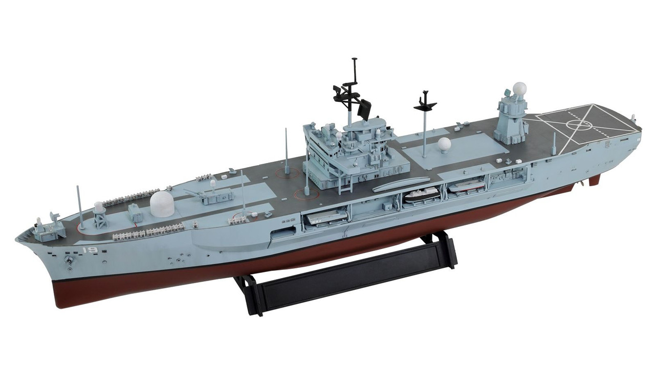 1/700 US Navy Amphibious Command Ship LCC-19 Blue Ridge 2004