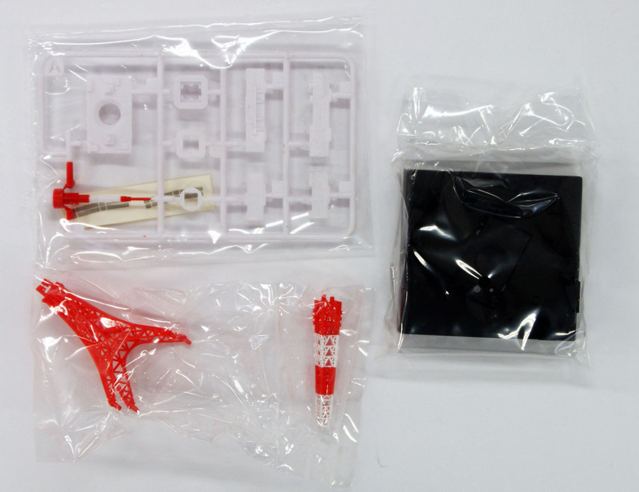 Doyusha 004739 Tokyo Tower 1/2000 Scale Plastic Model Kit - Plaza