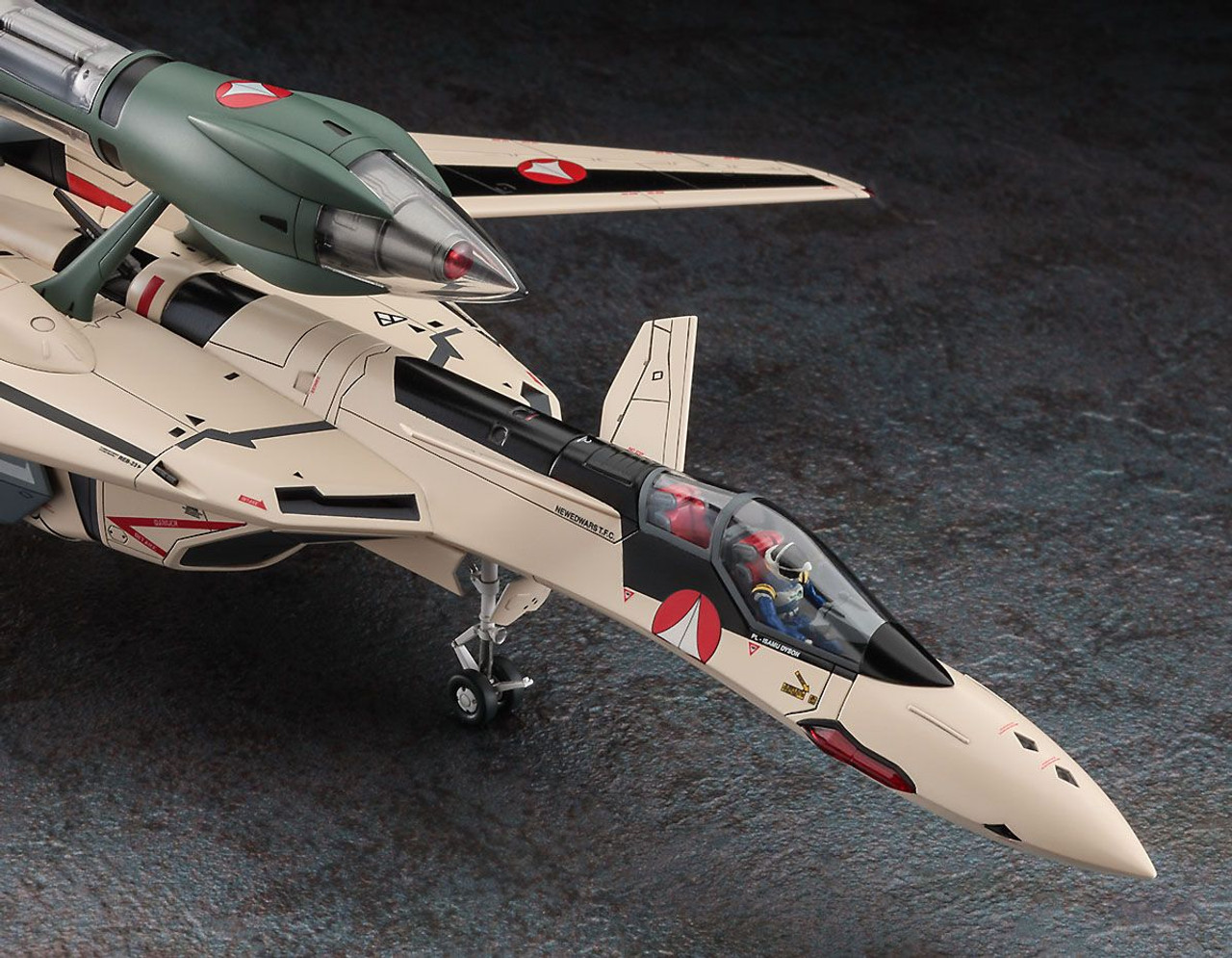 1/72 YF-19 w/Fast Pack & Fold Booster Plastic Model (Macross Plus)