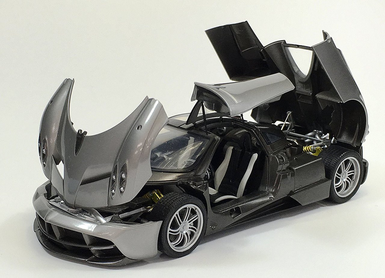 Aoshima 10907 Pagani Huayra 1/24 Scale Kit - Plaza Japan
