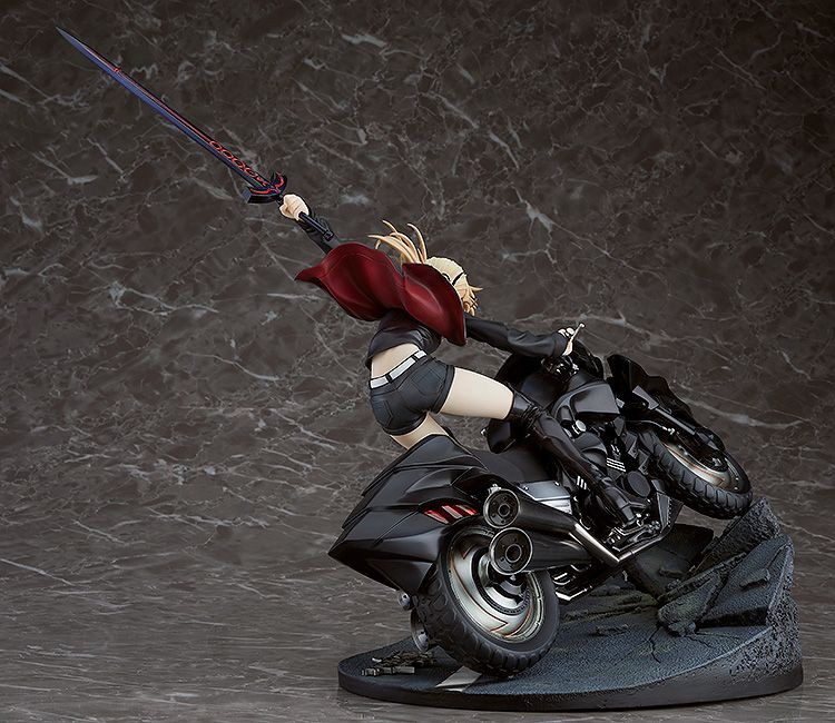 Saber/Altria Pendragon [Alter] & Cuirassier Noir 1/8 Figure (Fate