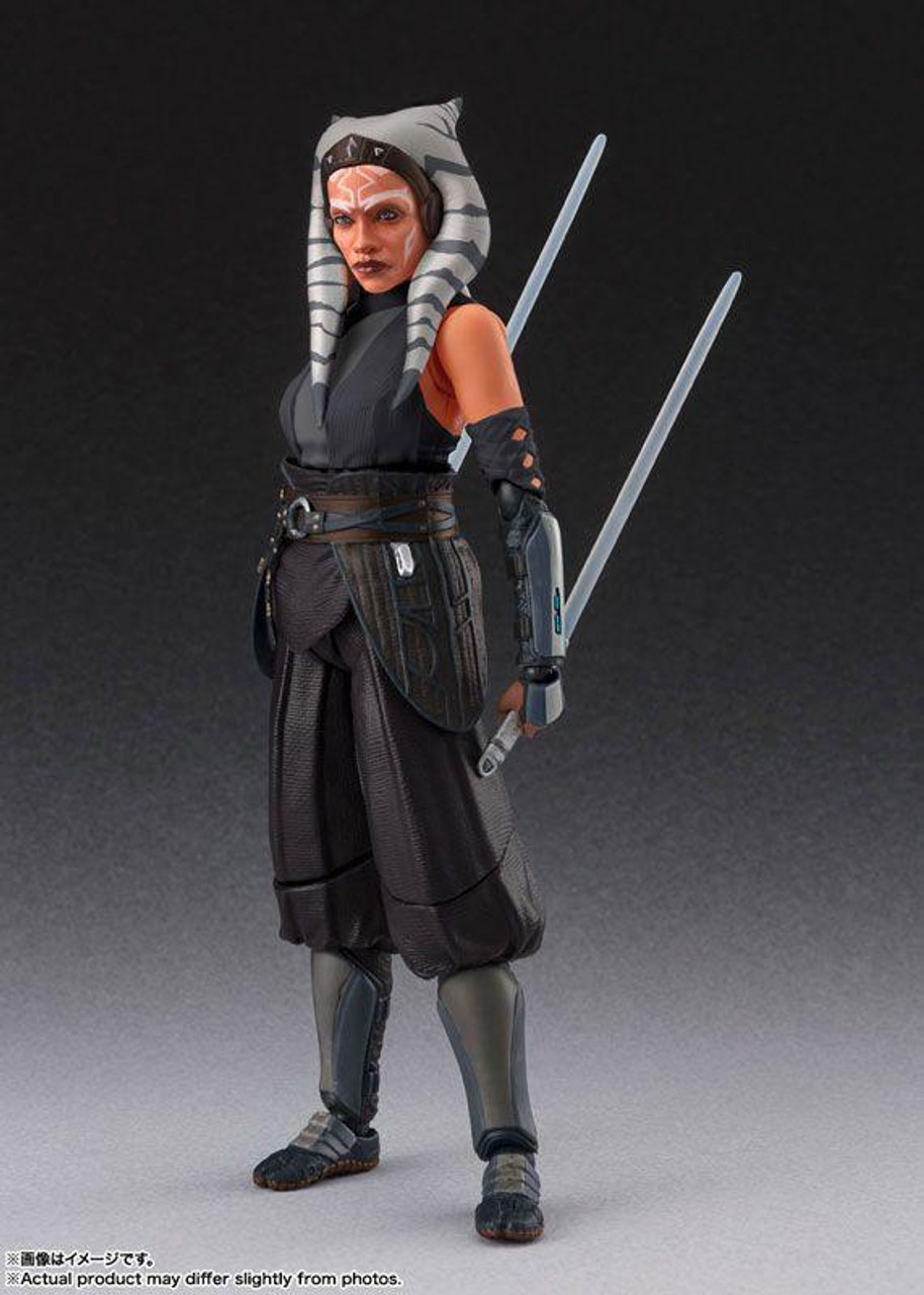 S.H. Figuarts Ahsoka Tano Figure (Star Wars: Ahsoka)